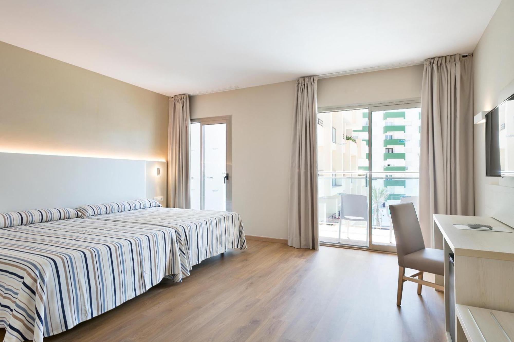 Superior Double Room (2 Adults + 2 Children),1546769305:JPEG